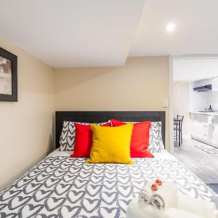 Newly Renovated - Cozy 1Br Apt With Netflix - Prime Location Toronto Exteriör bild