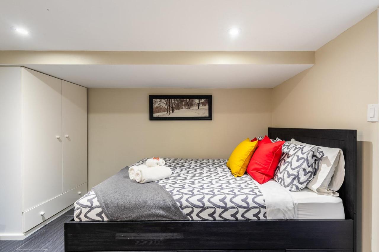 Newly Renovated - Cozy 1Br Apt With Netflix - Prime Location Toronto Exteriör bild
